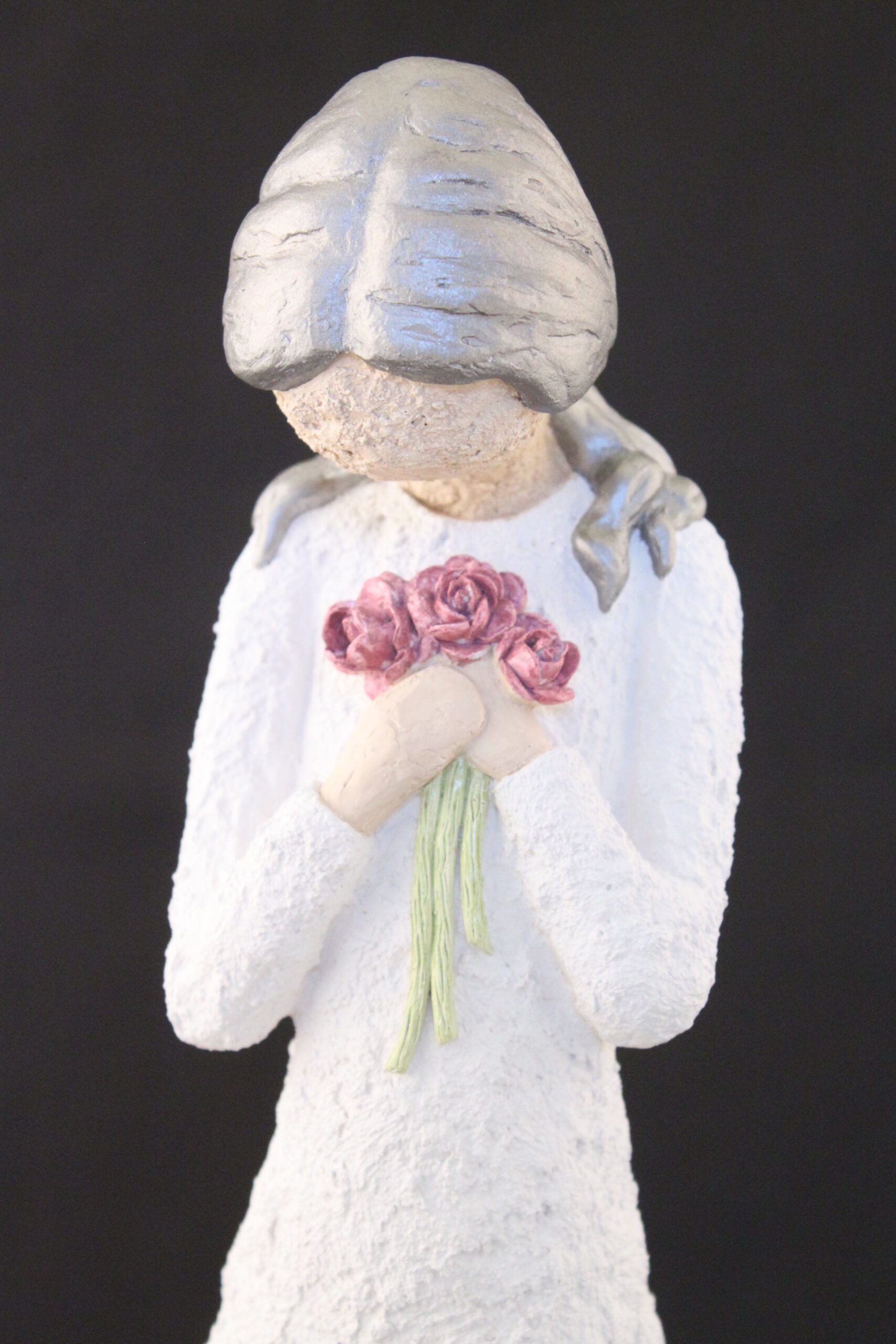 Damefigur Med Blomster - Farge Hvit, Sølv hår, Rosa Blomster - Image 10