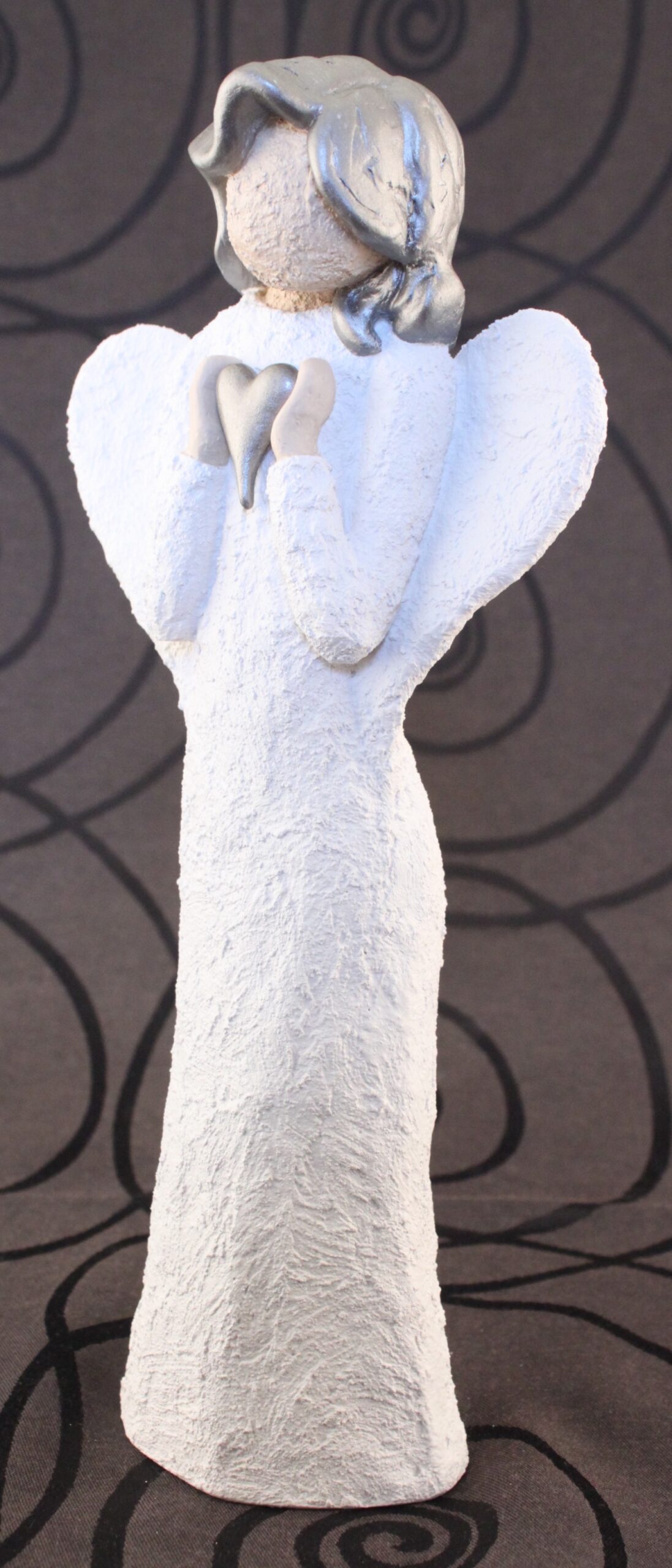 Engel, Figur, Holder Spisst Sølvhjerte - Farge Hvit, Sølv Hår - Image 9