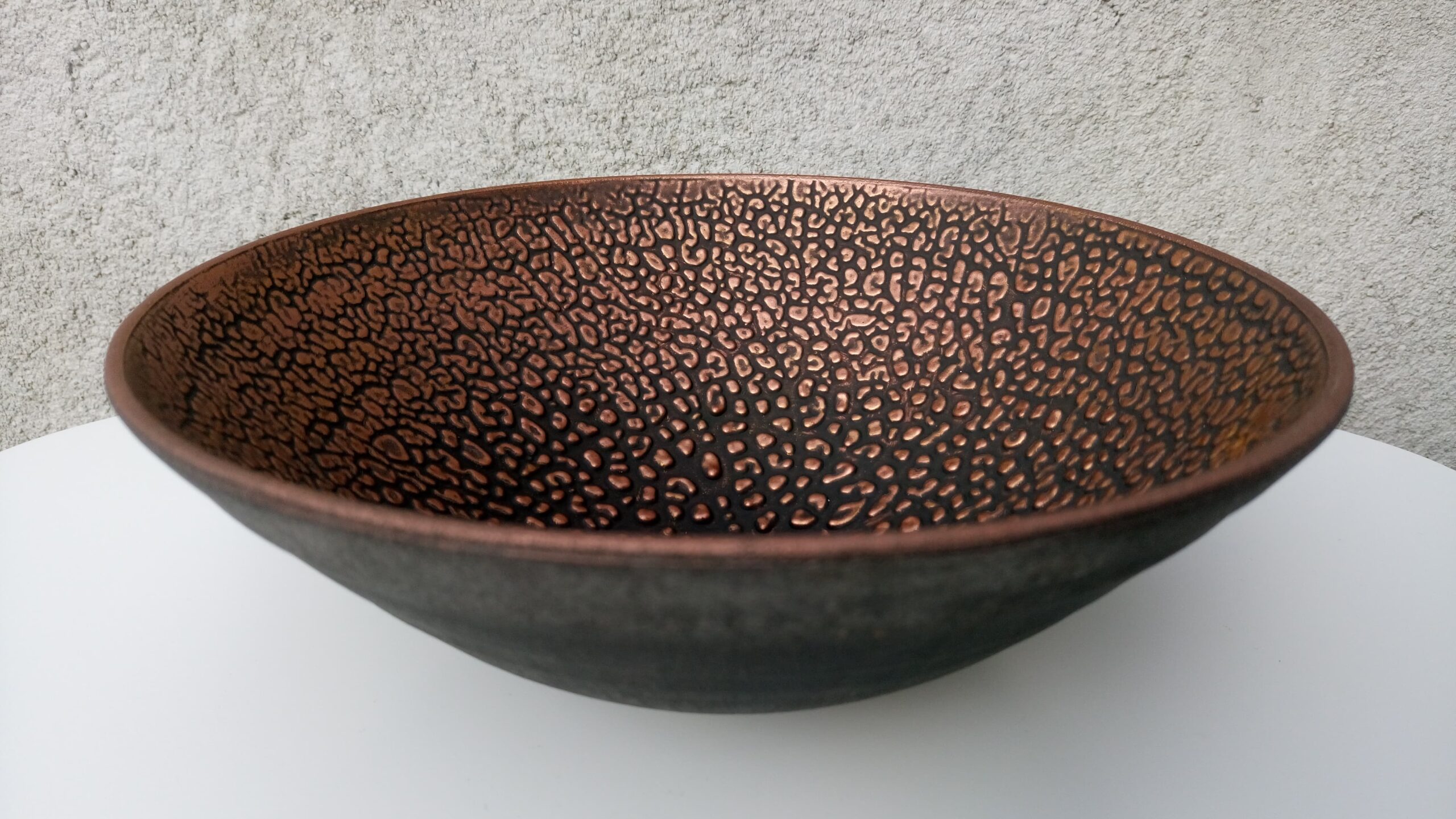 Decorative bowl, large with pattern, 20 cm dia - colour copper and black